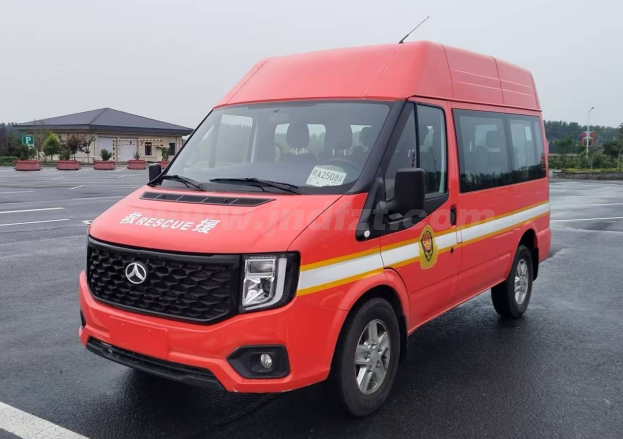 江铃四驱短轴4-9座运兵车